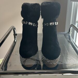 Adrienne Vittadini Black Ankle Boots with Fur Trim and Decorative Chain